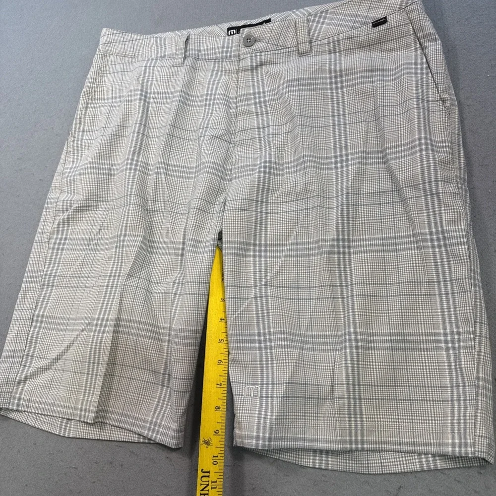 Travis Mathew Shorts Mens 36 Plaid GRAY  Chino Performance Stretch Golf